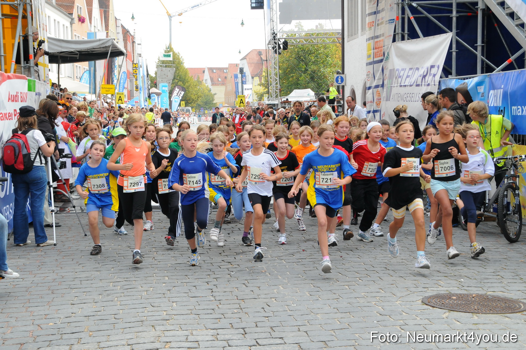 0076 Stadtlauf Neumarkt Bambinilaeufe 200909
